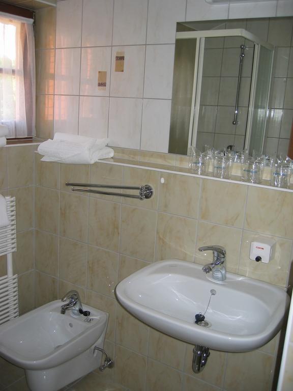 Appartement Turisticna Kmetija Cebelji Gradic à Rogašovci Chambre photo