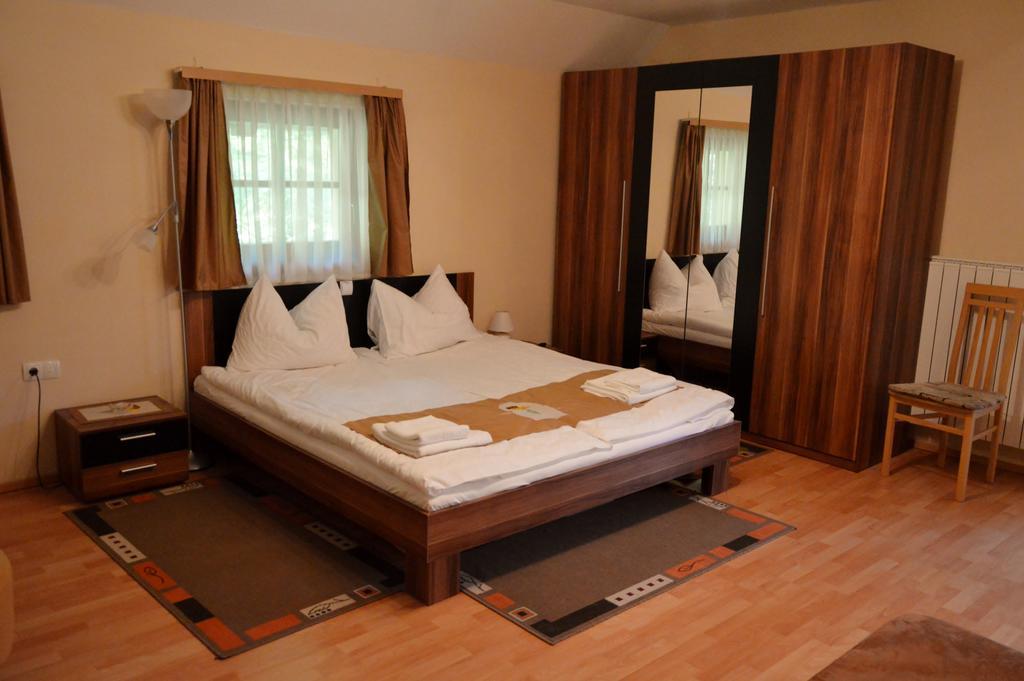 Appartement Turisticna Kmetija Cebelji Gradic à Rogašovci Extérieur photo