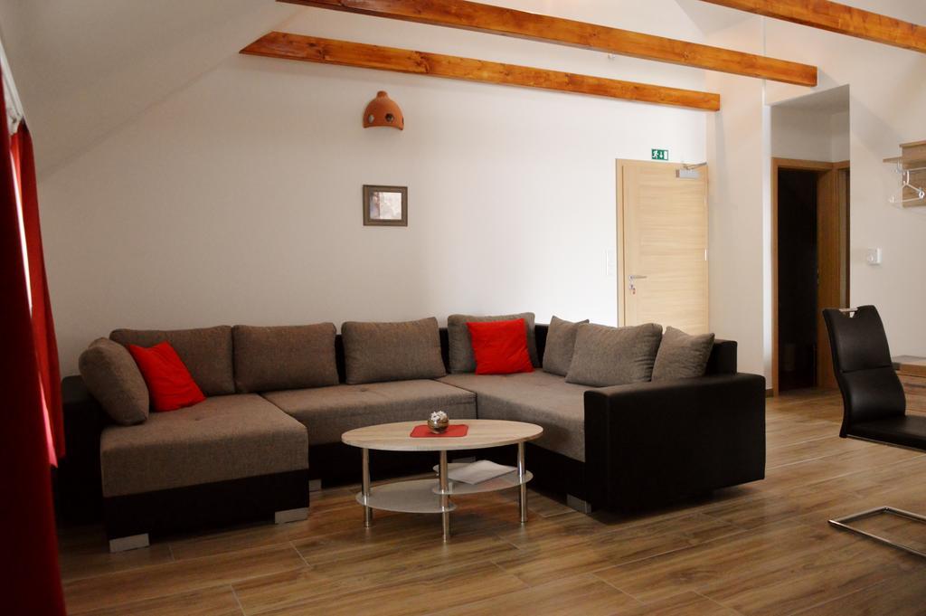 Appartement Turisticna Kmetija Cebelji Gradic à Rogašovci Extérieur photo