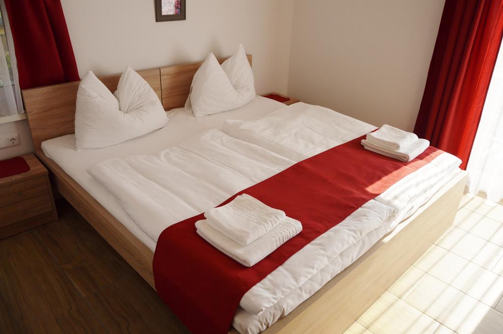 Appartement Turisticna Kmetija Cebelji Gradic à Rogašovci Extérieur photo