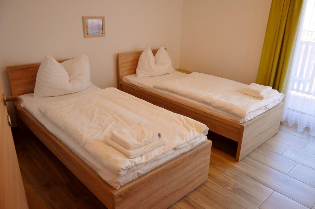 Appartement Turisticna Kmetija Cebelji Gradic à Rogašovci Extérieur photo