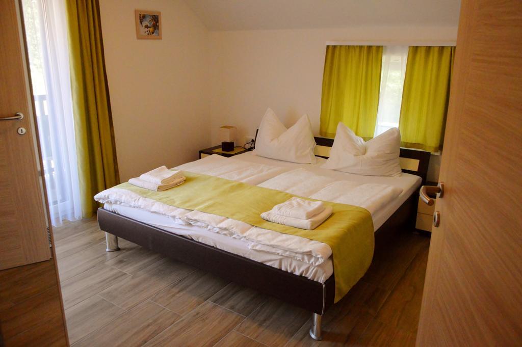 Appartement Turisticna Kmetija Cebelji Gradic à Rogašovci Extérieur photo