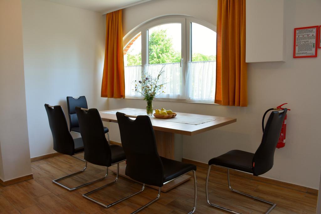 Appartement Turisticna Kmetija Cebelji Gradic à Rogašovci Chambre photo