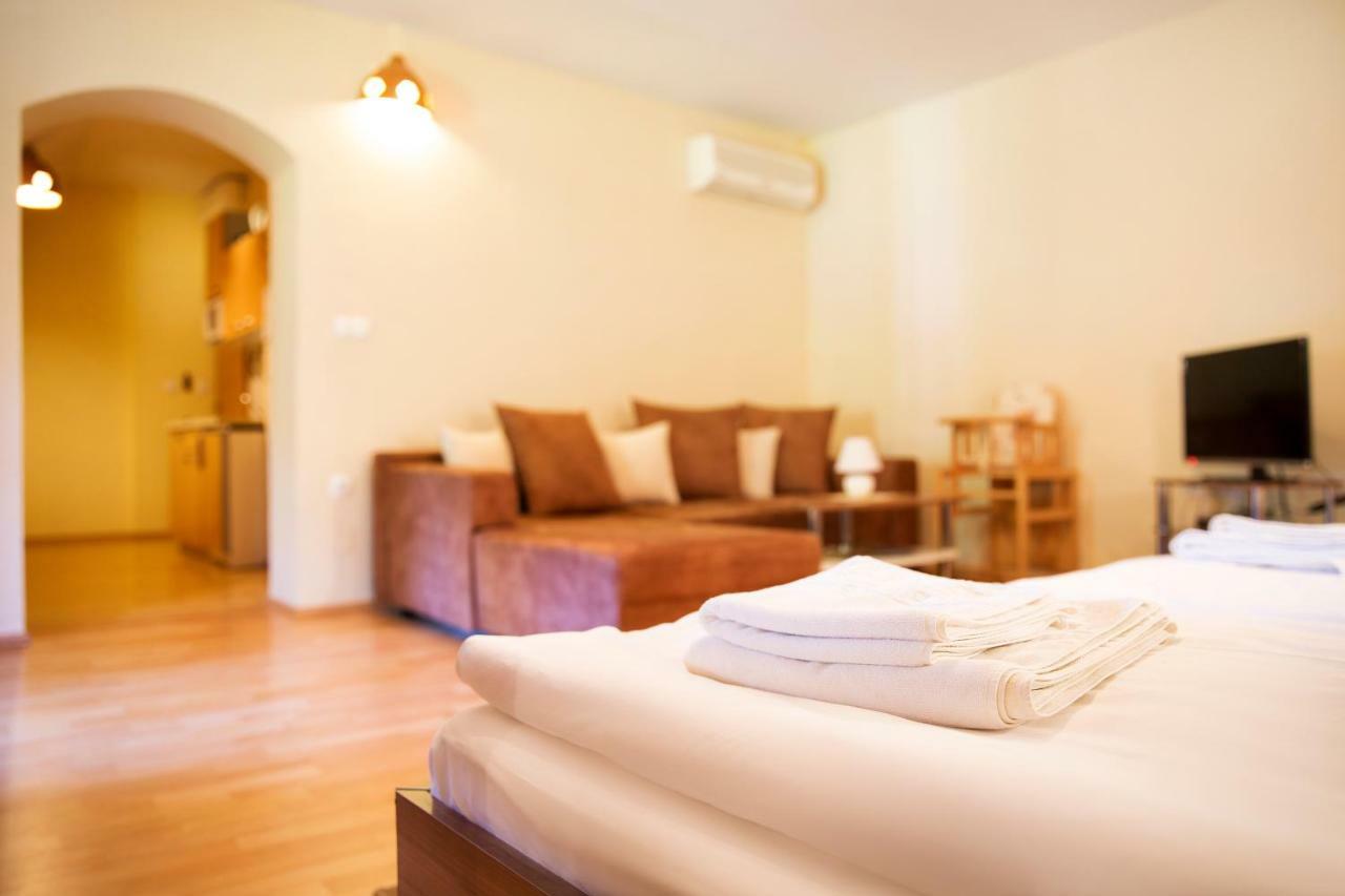 Appartement Turisticna Kmetija Cebelji Gradic à Rogašovci Extérieur photo